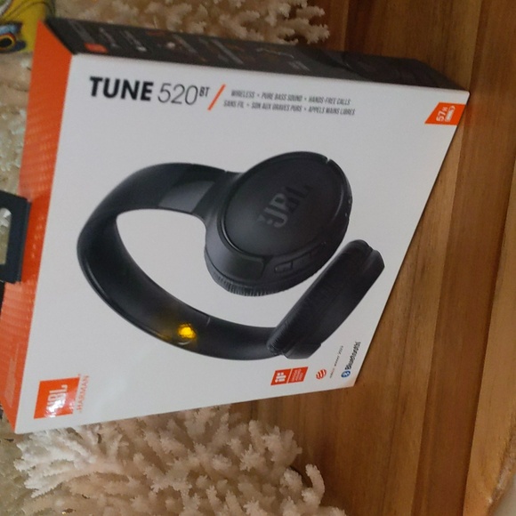 JBL💥NWT💥 TUNE 520BT - wireless headphones new inbox never opened! A+ - Picture 11 of 11